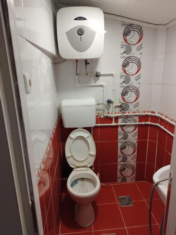 Small Apartment Private Bathroom Strong Wi-Fi ベオグラード エクステリア 写真