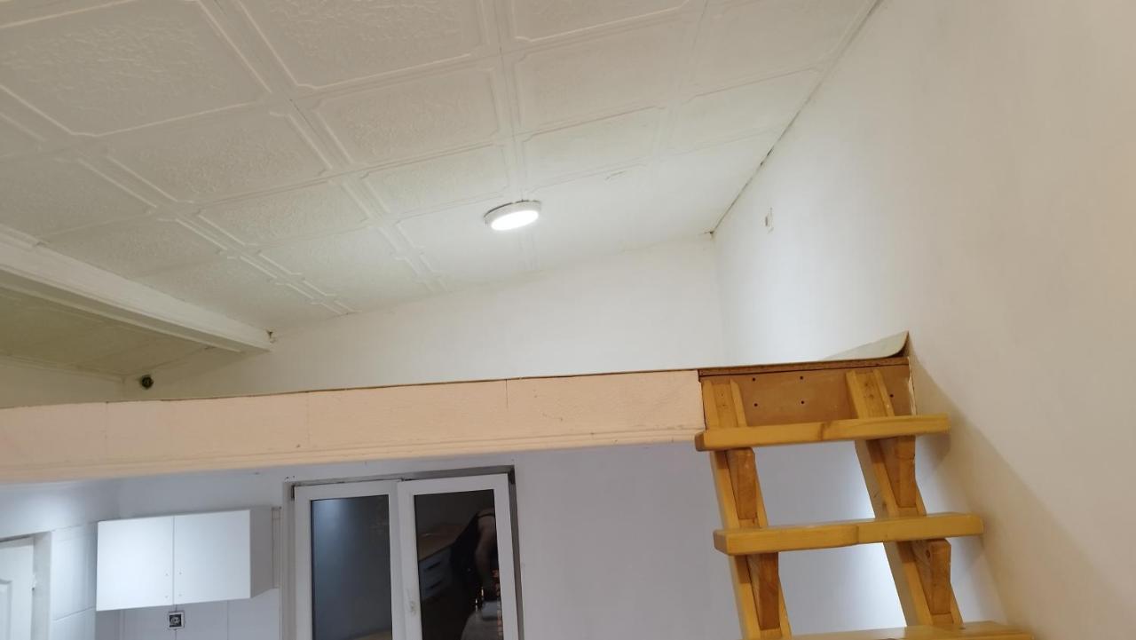Small Apartment Private Bathroom Strong Wi-Fi ベオグラード エクステリア 写真