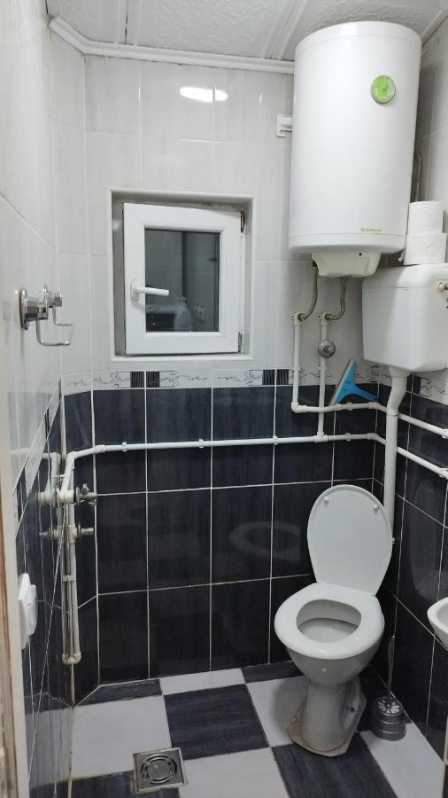 Small Apartment Private Bathroom Strong Wi-Fi ベオグラード エクステリア 写真